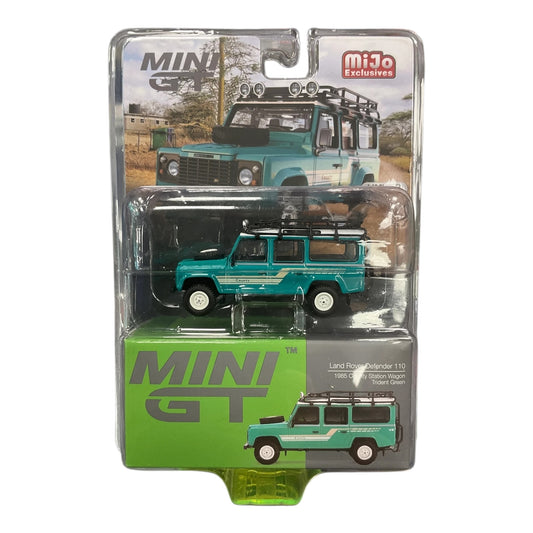 MiniGT #590 Land Rover Defender 110 1965 Country Station Wagon