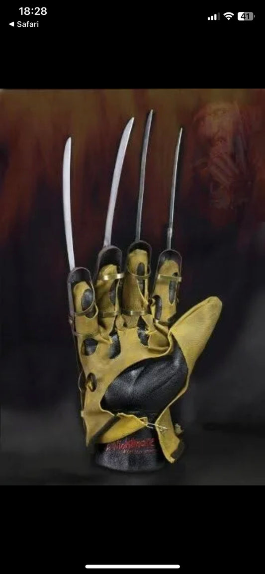 NECA - A Nightmare on Elm Street , Freddy’s Glove Replica